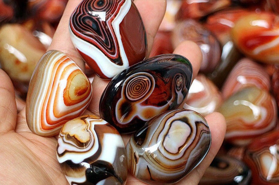 Natural Smooth Madagascar Agate Stone Healing Specimen