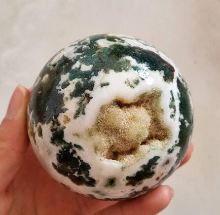 Natural Moss Agate Crystal Ball Aquatic Agate Stone