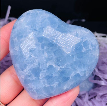 Celestite is known for its detoxifying, pain-relieving and calming properties often used by energy healers to aid in the treatment of insomnia and migraine relief.  Our Celestite Cluster Stone is also said to have a strong healing energy that cleanses and brings balance.