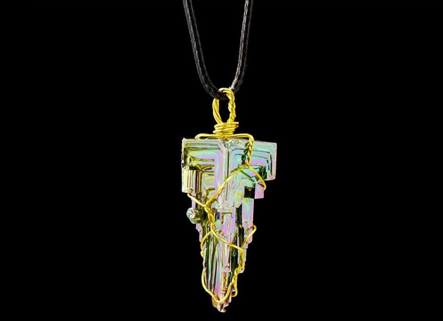 Natural Raw Crystal Quartz Bismuth Ore Pendant Protection Necklace