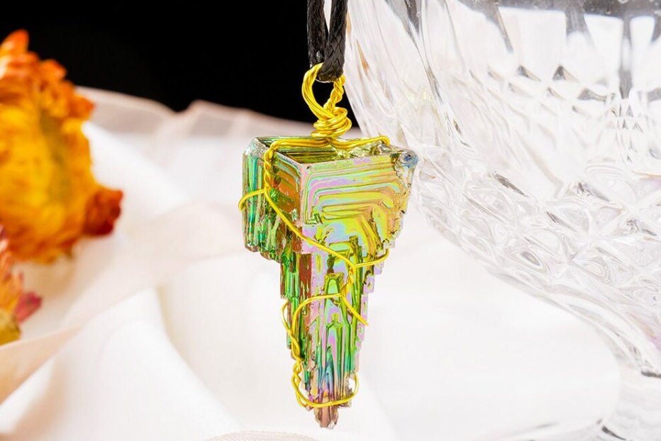 Natural Raw Crystal Quartz Bismuth Ore Pendant Protection Necklace