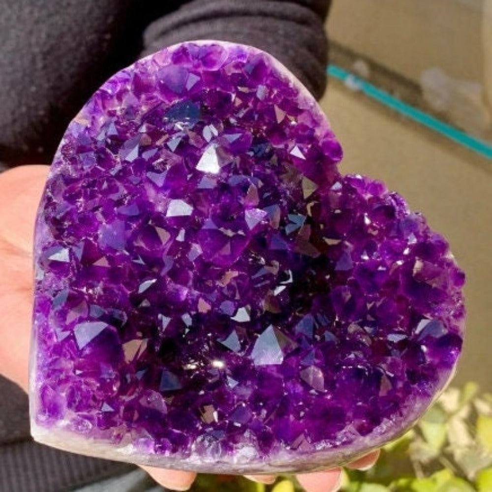 Natural Heart Shaped Amethyst Quartz Crystal Meditation Stone Décor