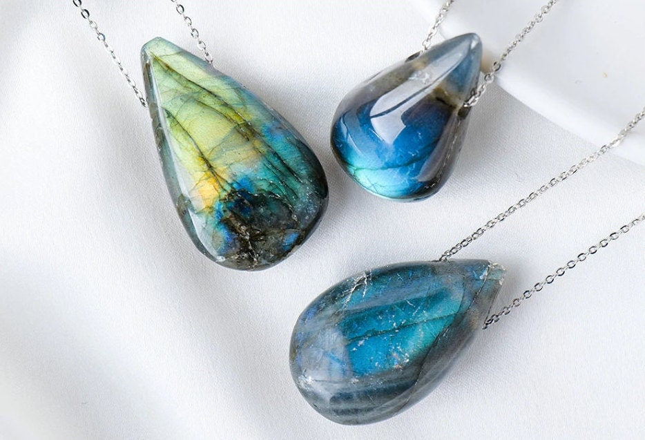 Natural Labradorite Crystal Pendant Necklace Healing Moonstone